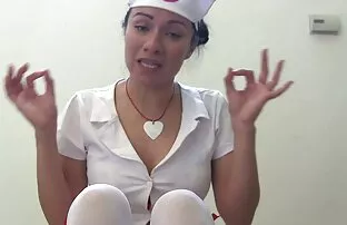 XXX Sexy đen gà con với phimxxx thu kinh ngạc đít được trên cô ấy đầu gối và hút vòi nước