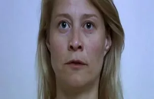 XXX Tóc vàng thiếu niên hút một dương vật và đã video xxx thu dam làm một handjob