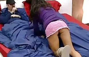 XXX Vụng về cao đẳng bạn xxx gai tu suong cùng phòng bị bắt thủ dâm trên cam