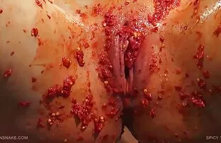 XXX Latin đĩ được xxx gai tu suong cô ấy nhỏ giọt ướt âm đạo đầy với cứng vòi nước