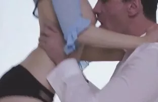 XXX Đối tượng hấp dẫn tóc đen chuẩn bị cho buổi xxx thu va nguoi BDSM