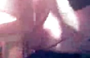 XXX Busty sex xxx thu hitch đi bộ đường dài làm đẹp công cộng nail