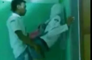 XXX Sandra Gangbang trong những nhà thu damxxx bếp