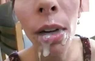 XXX Cô gái nhỏ ngọt ngào say phim sex gai thu dan đắm