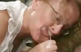XXX Tóc vàng euro tuổi phim xxx nguoi va dong vat teen cọ xát cô ấy clit